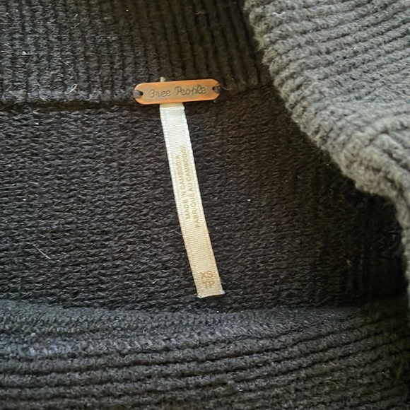 Free People Tunic Sweater EUC - Picture 2 of 3